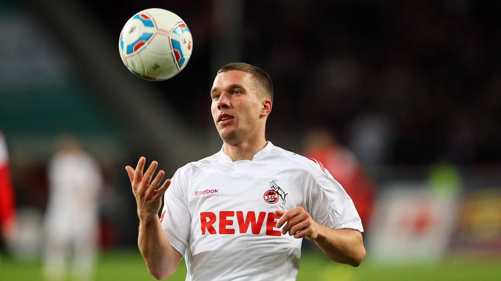 足球直播技术引入实时人工字幕系统，足球文字直播软件